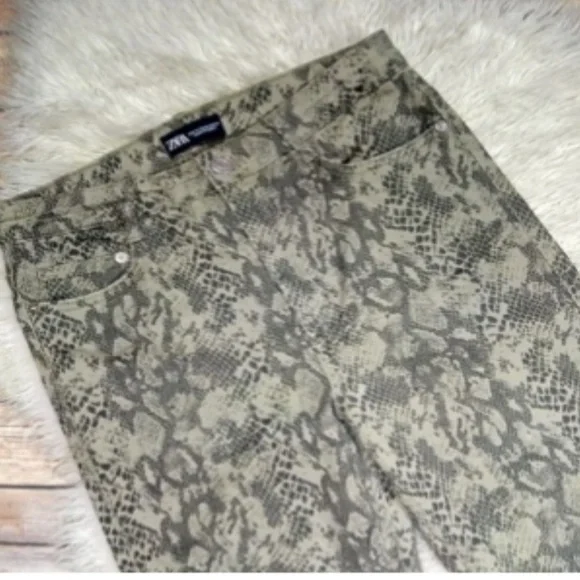 ZARA | Snake Print High Rise Skinny Jean - Picture 2 of 12